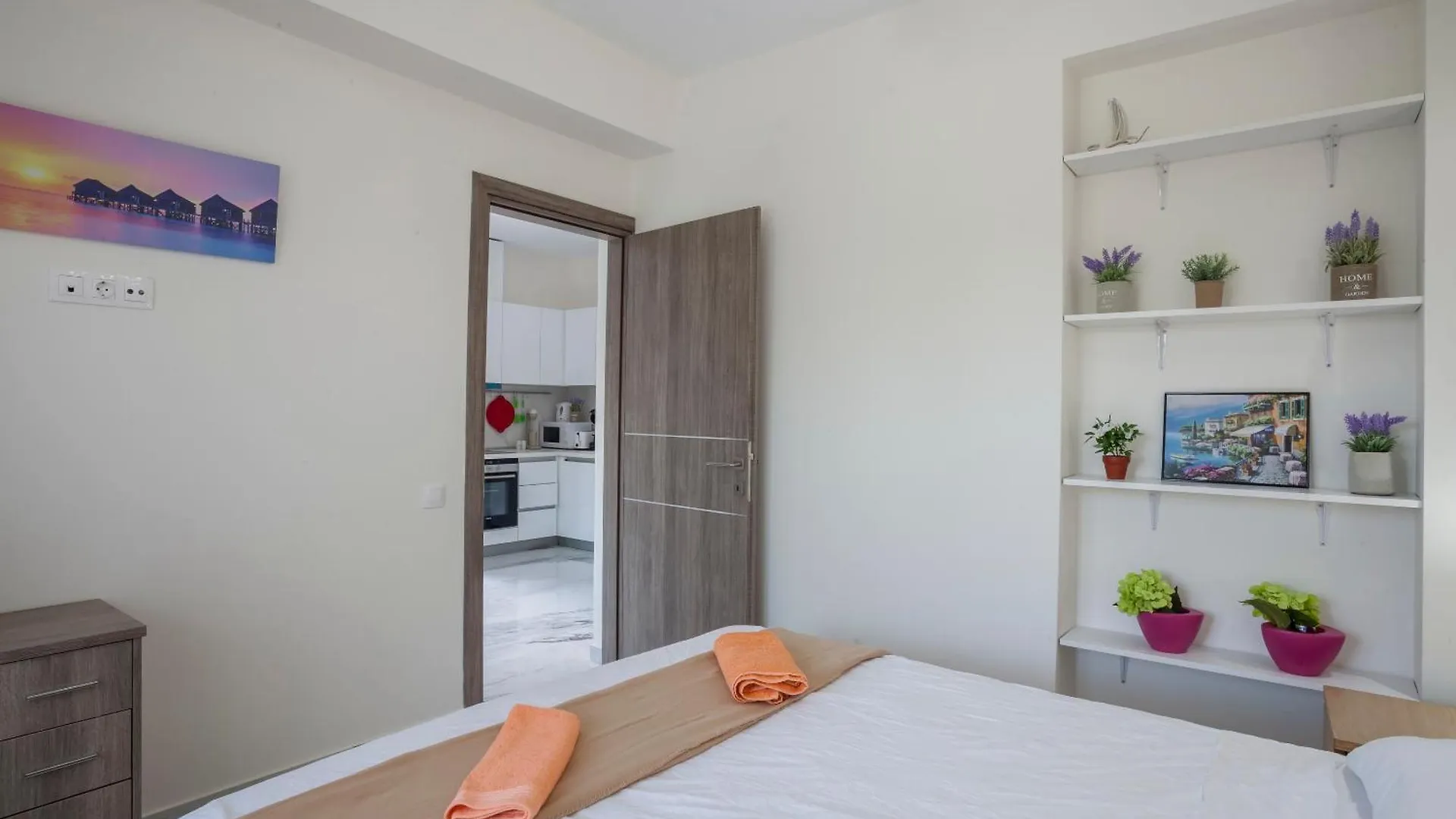 Valeri Luxury Stone Deluxe Apartment Ханиоти