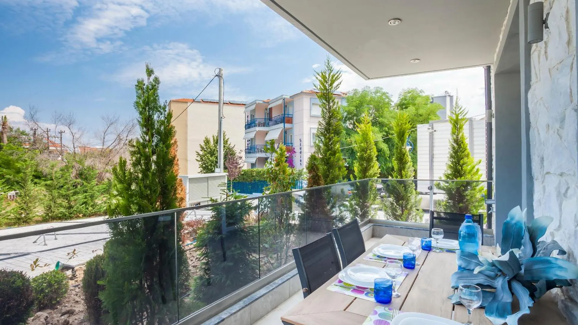 Valeri Luxury Stone Deluxe Apartment Ханиоти