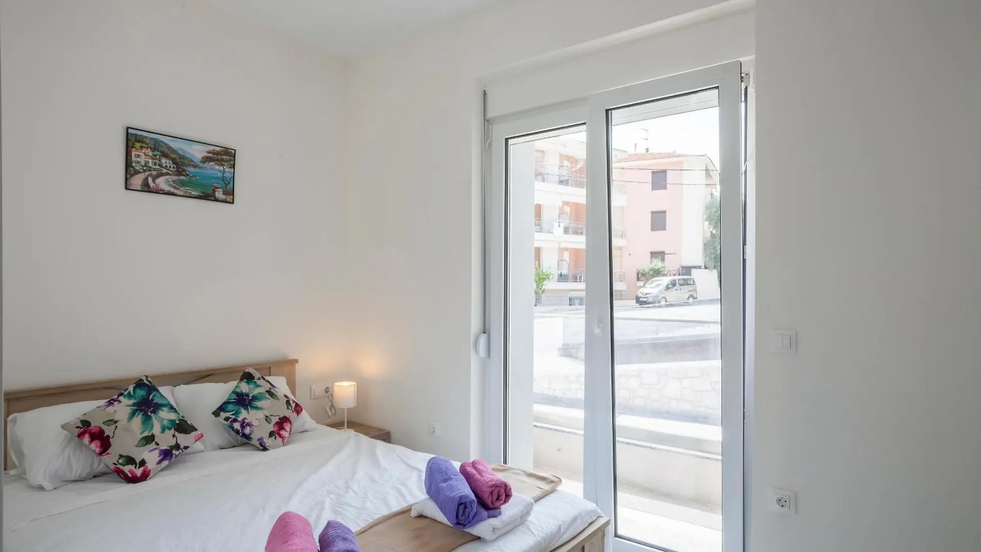 Valeri Luxury Stone Deluxe Apartment Ханиоти